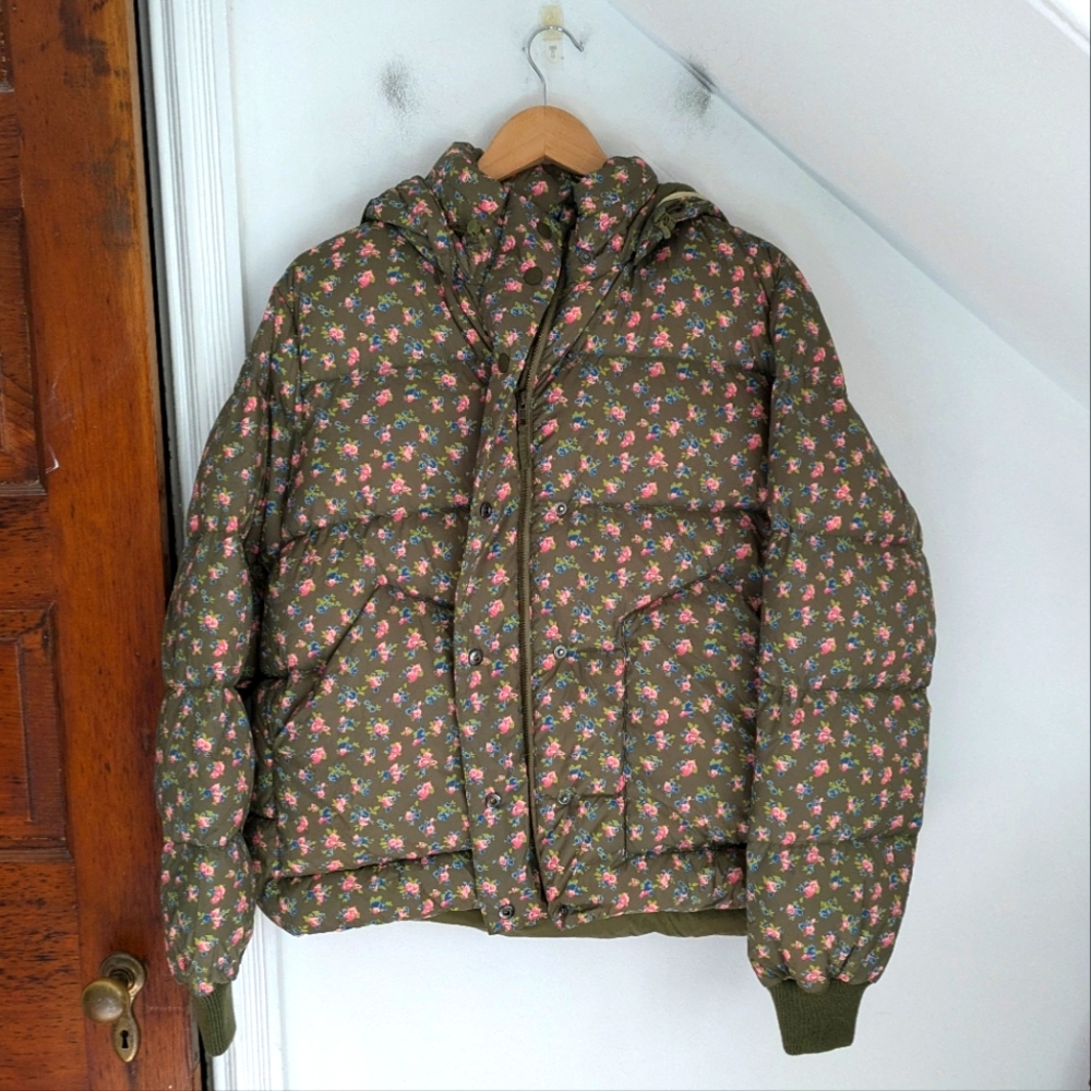 THE GREAT. Down Puffer Jacket in Cypress Basin Floral